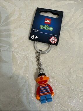 LEGO Sesame Street Ernie Keychain - Orange, Red & Blue